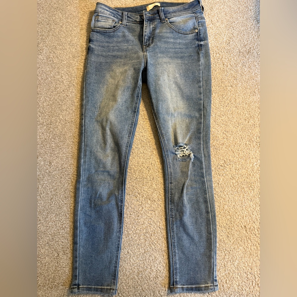 Women’s Blue Distressed Jeans